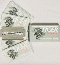 Load image into Gallery viewer, Tiger Platinum Stainless Double Edge Razor Blades 5 pack
